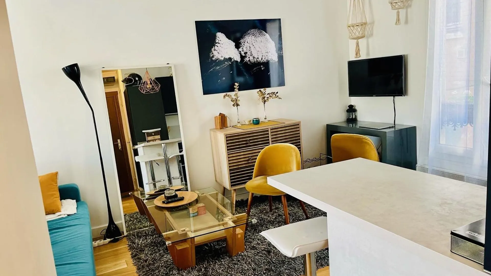 Beautiful Studio Near Canal Saint-Denis Paris